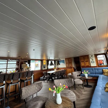 La Mar Bed & Breakfast