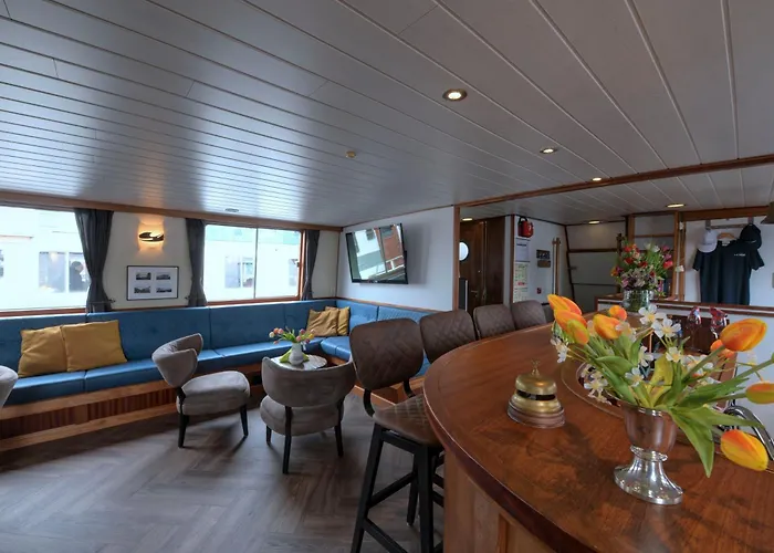 La Mar Bed & Breakfast *