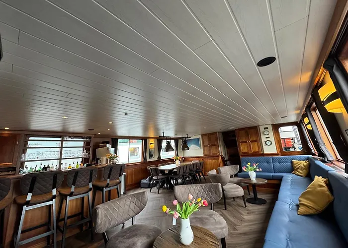 La Mar Bed & Breakfast